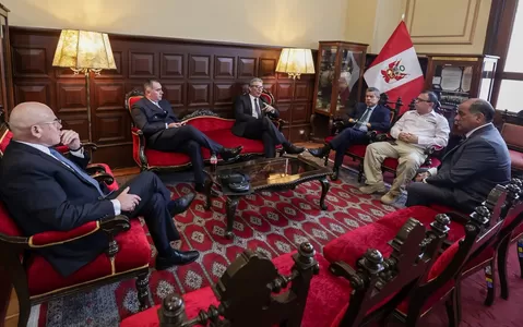 Facultades legislativas: Jefe del gabinete se reunió con Juntos por el Perú