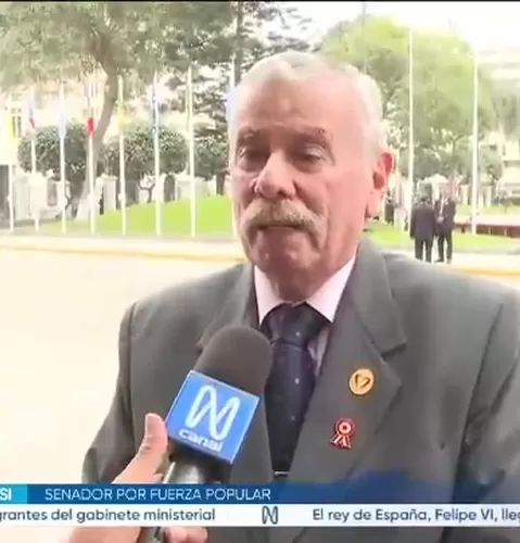 Fernando Rospigliosi pide investigar a Roberto Sánchez por chats sobre presunto recorte de sueldos