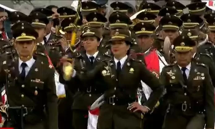 Fiestas Patrias: Ejército Del Perú Marcha En El Desfile Cívico Militar ...