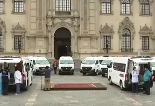 Gobierno entrega 30 ambulancias al Minsa