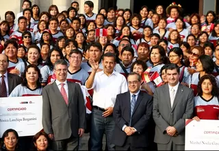 Gobierno reconoció a docentes que participan en plan de capacitación