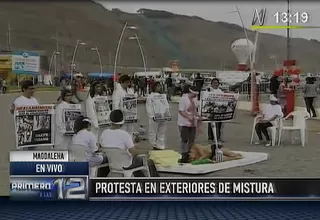 Activistas a favor de los animales realizaron una protesta frente a Mistura