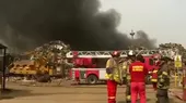  Huachipa: Bomberos controlan incendio en almacén de reciclaje - Noticias de bombero