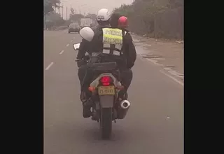 Huachipa: policía de Tránsito viaja sin casco por la autopista Ramiro Prialé