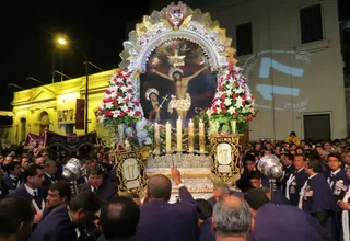 Señor de los Milagros ingresó a Las Nazarenas tras último recorrido del año