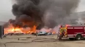 Incendio afecta almacén de reciclaje en el sector de Cajamarquilla - Noticias de bomberos