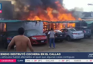 Incendio en cochera consumió seis vehículos en el Callao