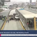 Independencia: Cami&oacute;n volquete qued&oacute; empotrado en estaci&oacute;n del Metropolitano