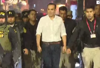 José Jerí llegó caminando a ver a policías heridos tras protestas