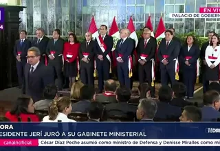José Jerí tomó juramento a su nuevo gabinete ministerial