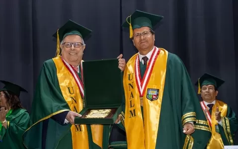 Julio Velarde recibió distinción Honoris Causa en la UNALM