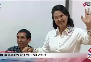 Keiko Fujimori emitió su voto en San Borja en jornada decisiva