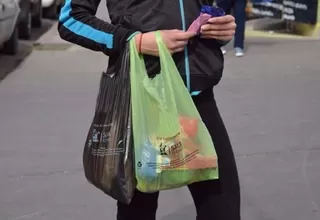 Ley del plástico: tiendas y supermercados cobrarán por bolsas desde agosto