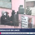 Lince: Sujetos encapuchados con balones de gas se resisten a desalojo