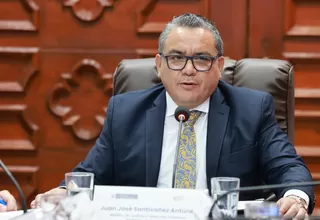 Logran firmas para presentar moción de censura contra Santiváñez
