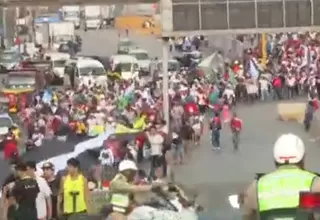 Manifestantes se dirigen al Centro de Lima