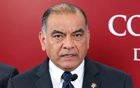 Marlon Aguirre retira firma de moción contra César Astudillo