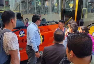 Metropolitano: usuarios bloquearon pista de Estación Naranjal