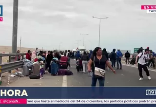 Migrantes ilegales bloquean la frontera entre Perú y Chile en Tacna