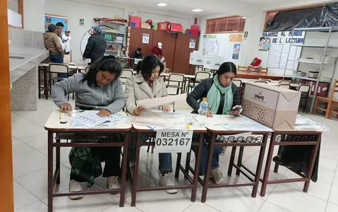 Minedu suspende clases en los 13 colegios que fueron sedes por votación extraordinaria