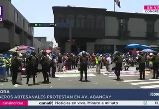 Mineros artesanales protestan en avenida Abancay por ampliación de REINFO