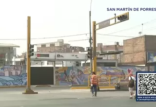 Mototaxi impacta bus del Metropolitano por falla en semáforo