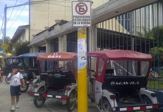 Mototaxistas se estacionan en lugar prohibido en Iquitos