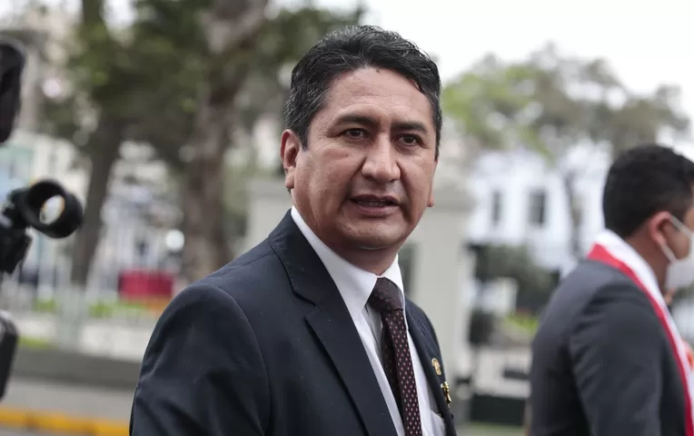 Vladimir Cerrón: Investigación fue remitida a la fiscalía especializada en lavado de activos Vladimir Cerrón: Investigación fue remitida a la fiscalía especializada en lavado de activos