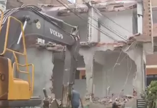 Municipalidad de San Juan de Lurigancho demuele una casa construida en medio de una calle 