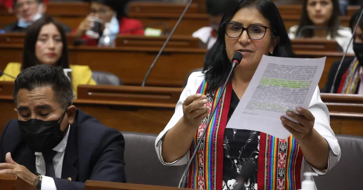 Nueva Constitución: Katy Ugarte afirma que hay otras prioridades