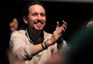 Pablo Iglesias saludó a la candidata presidencial Verónika Mendoza