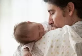 Padres no podrán ser despedidos hasta que su hijo cumpla un año de edad