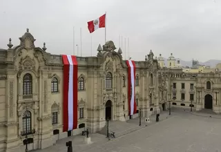 Palacio de Gobierno luce rojo y blanco como muestra de apoyo a la selección