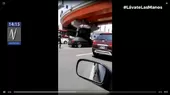 Panamericana Sur: Auto terminó encima de otro vehículo a la altura del puente El Derby - Noticias de alerta noticias