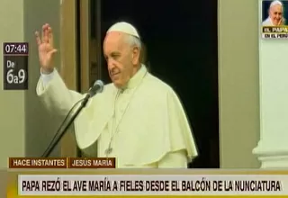 El papa Francisco bendijo a los fieles desde un balcón de la Nunciatura