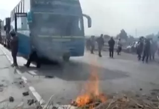 Trabajadores agrarios bloquean la Panamericana Norte en La Libertad