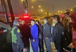 Paro de transportistas: Buses de la PNP trasladan a pasajeros