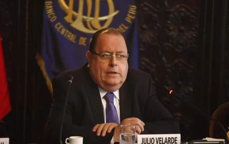 El Gobierno ratificó a Julio Velarde como presidente del BCR El Gobierno ratificó a Julio Velarde como presidente del BCR
