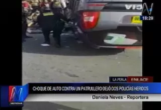 La Perla: patrullero quedó volcado tras aparatoso choque con auto