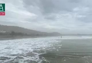 Piura: Pescadores permanecen varados por fuerte oleaje