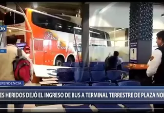 Plaza Norte: tres heridos tras ingreso de bus a sala de espera de terminal