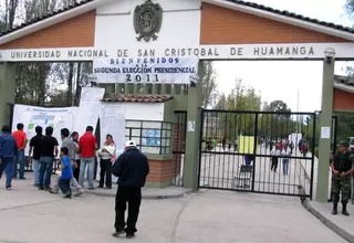 Policía ingresa a la universidad San Cristóbal de Huamanga