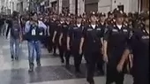 Policía llegó a Plaza San Martín - Noticias de martin-vizcarra
