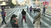 Policía Nacional dispersa a manifestantes en avenida Abancay - Noticias de nacionales