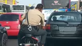 Policía viaja sin casco en una moto por Independencia - Noticias de casco