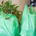 El costo de las bolsas de plástico subió a 40 céntimos