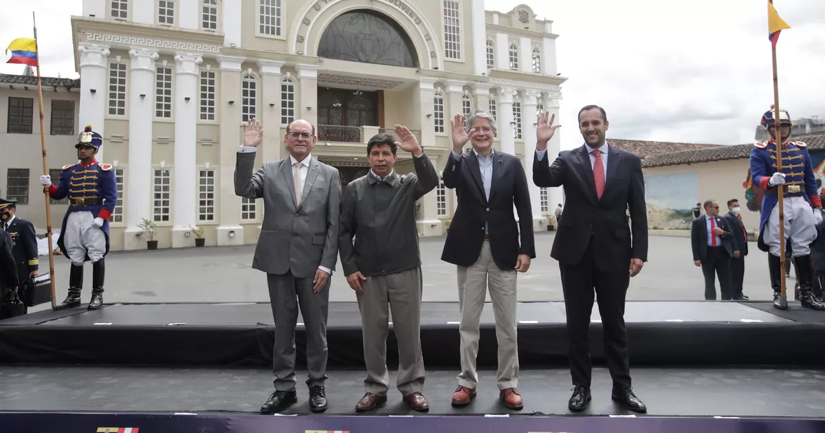 Presidente Pedro Castillo regresó al país por vía terrestre