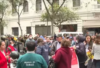 Protesta de trabajadores de Diris Lima Centro exige mejor gestión y más insumos médicos