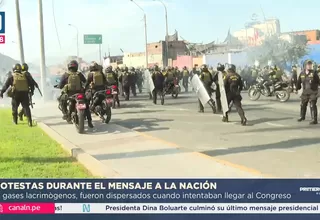 Protestas durante el mensaje a la Nación por Fiestas Patrias