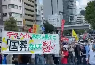 Protestas en Tokio por funeral de Shinzo Abe